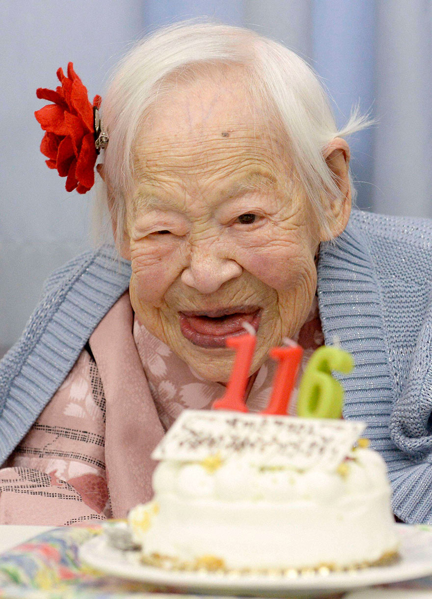 5 people still living from 1800s all women